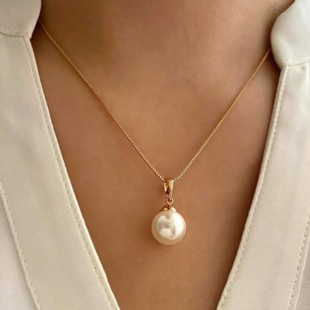 Gold Pearl Pendant l Necklace - Picture 1 of 11